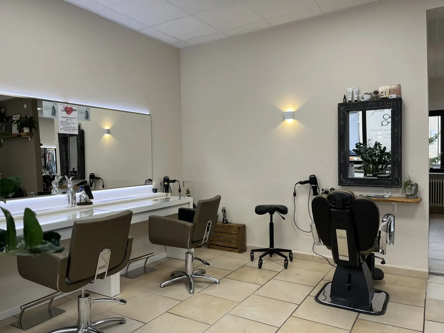 Blick in den Salon Zum Friseur in Saarbrücken-Ensheim